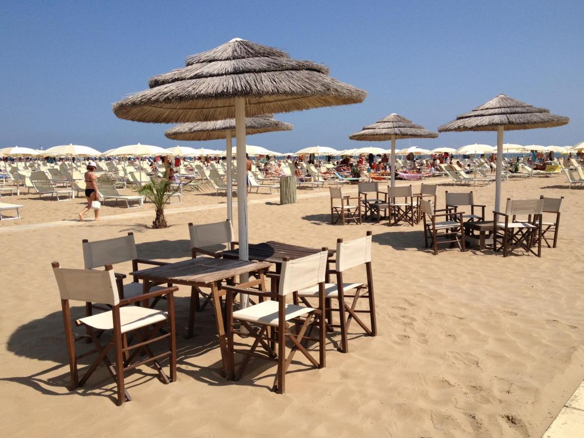 רימיני Hotel Castellani מראה חיצוני תמונה