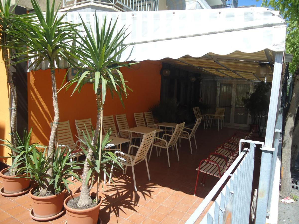 רימיני Hotel Castellani מראה חיצוני תמונה